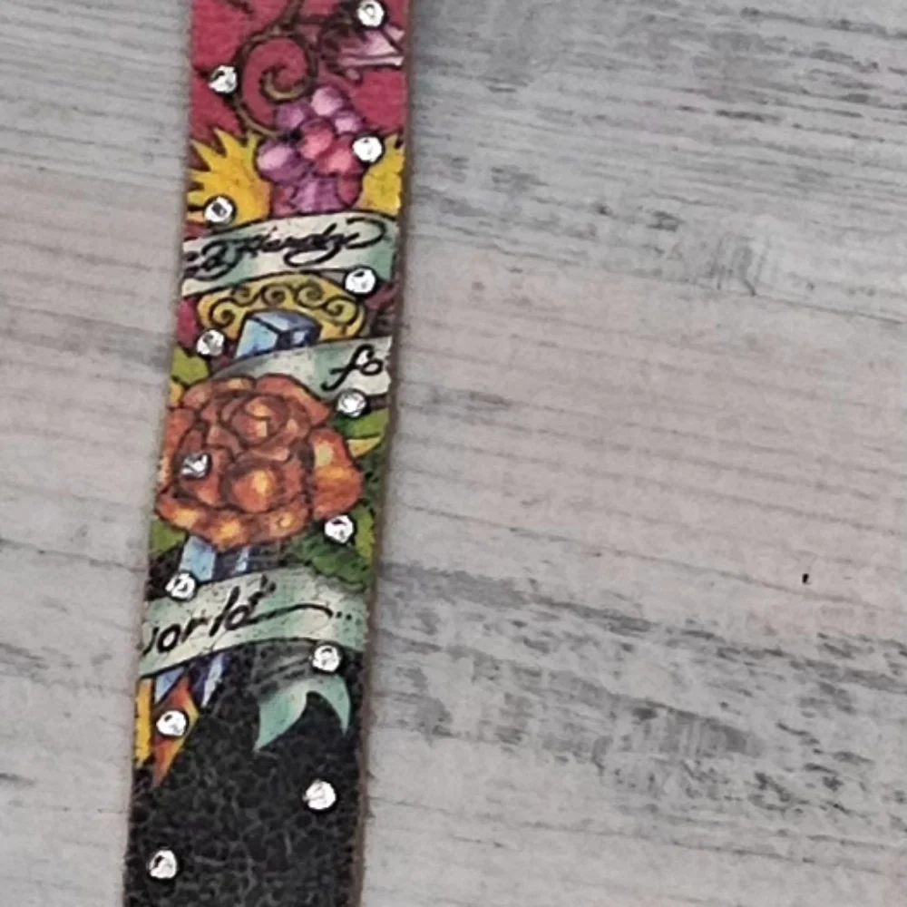 Ed Hardy For The World Rhinestone Studded Pink Black Tattoo Leather Belt Sz S-M - Picture 3 of 16